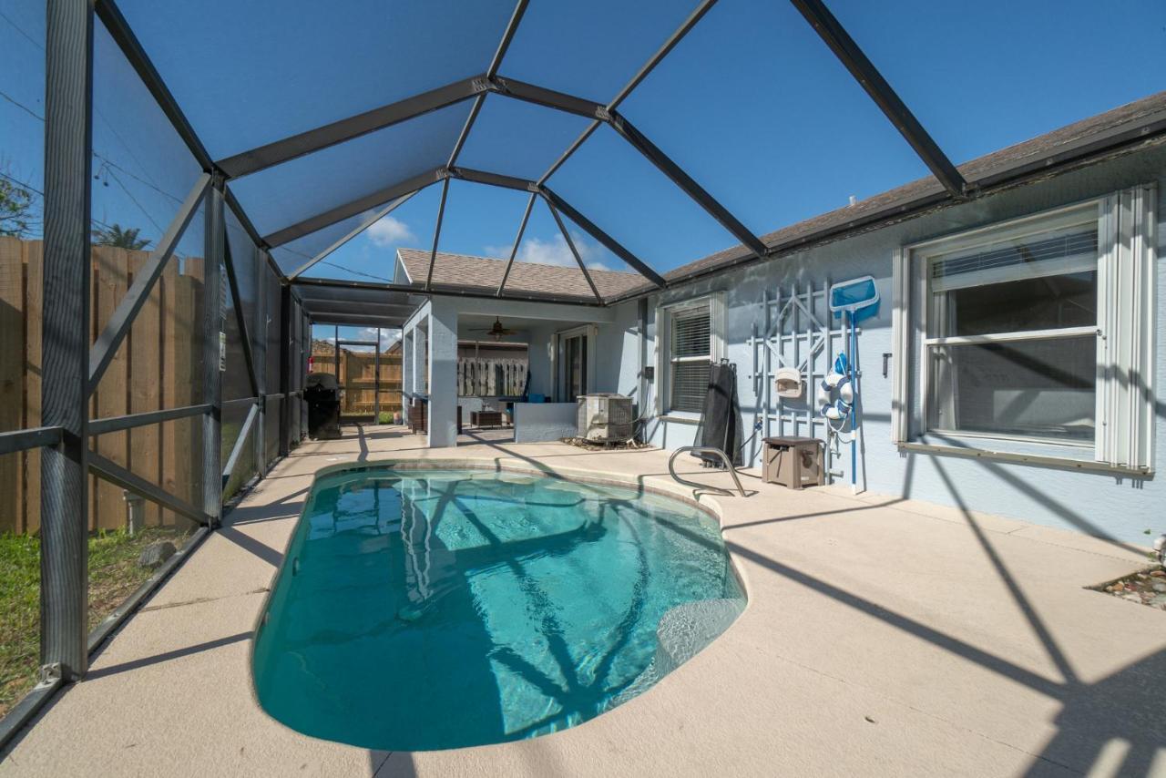 Oceanview Haven - 2Br Beach Townhome With Patio, Shared Heated Pool Steps From Paradise Beach Park! ملبورن بيتش المظهر الخارجي الصورة